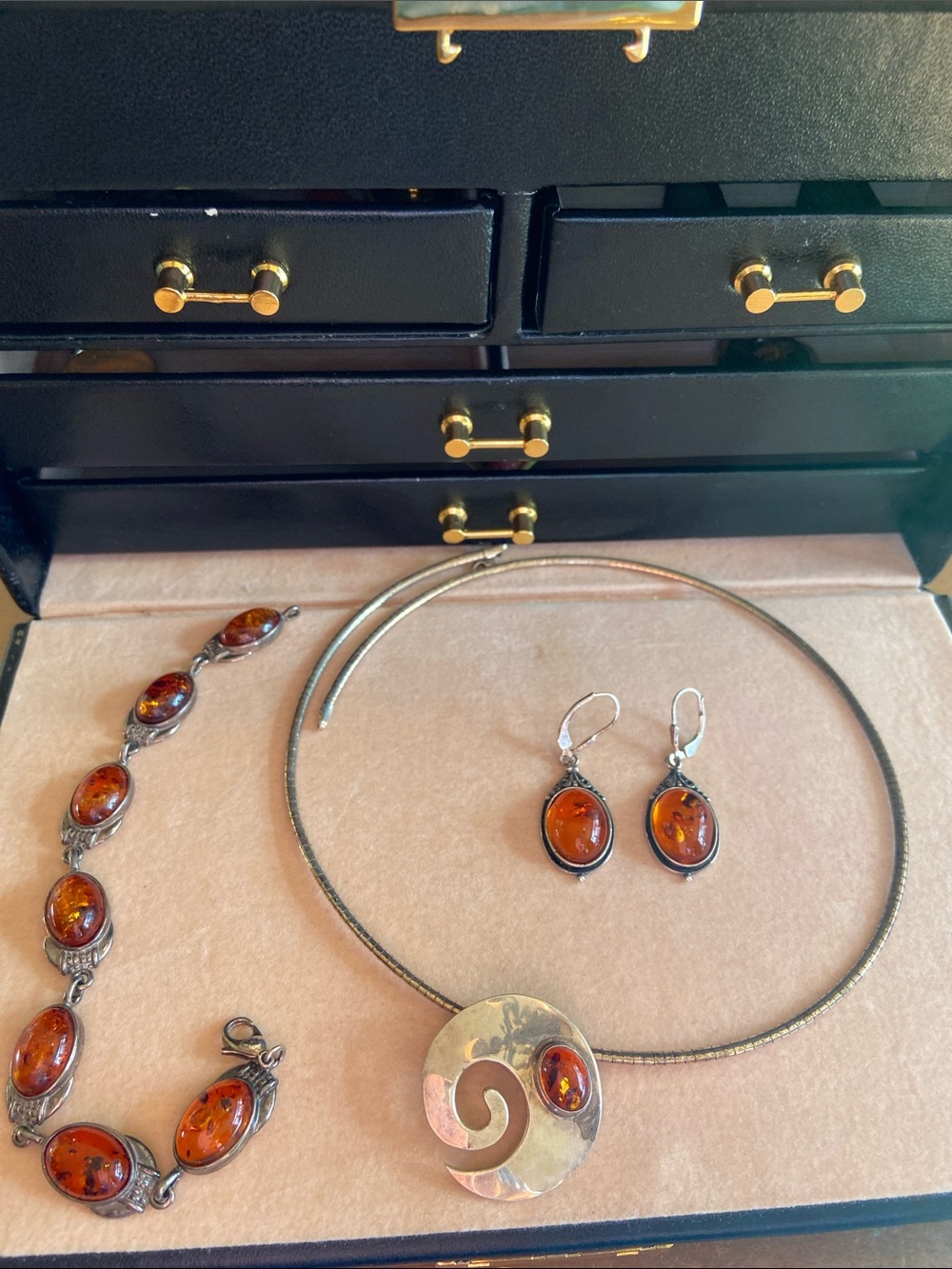 Sterling Silver & Amber Paurer:Necklace, Bracelet & Earrings Amber Jewelry